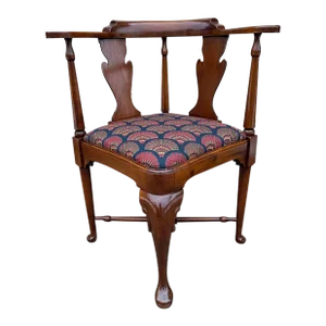 Mid 20th Century Vintage Queen Anne Style Mahogany Corner Chair