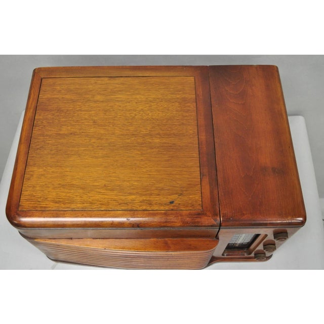 Radiobar Corp. and Philco Antique Philco Tube Radio Table Record Player Mahogany Case Model 46-1203 For Sale - Image 4 of 18