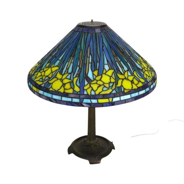 Art Nouveau Late 20th Century Tiffany Style Leaded Stained Glass Daffodil Table Lamp With Bronzed Base For Sale - Image 3 of 15