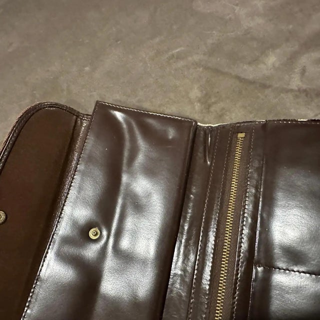 1990s A 1980s Brown and Beige Velvet Wallet Clutch by Roberta Di Camerino For Sale - Image 5 of 16