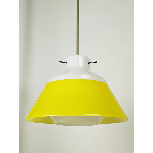 Mid-Century Modern Italian Yellow & White Pendant Lamp, 1960s For Sale - Image 6 of 15