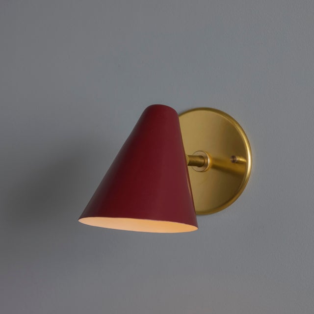 Sarfatti for Arteluce 1950s Conical Red Metal & Brass Sconces by Gino Sarfatti for Arteluce, Unmarked - a Pair For Sale - Image 4 of 12