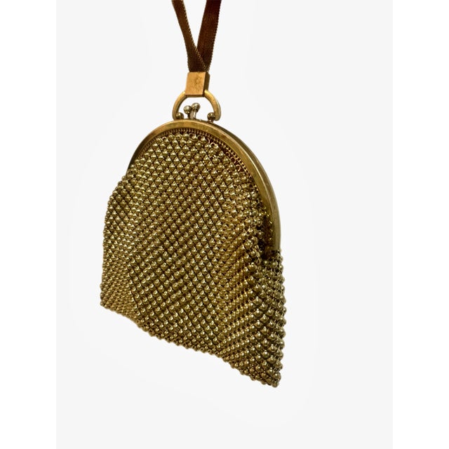 Art Deco 1920s Whiting & Davis Gold Beaded Bag With Mesh Wristlet For Sale - Image 3 of 12