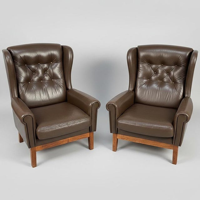 Sofa in good condition, leather and frame, very comfortable armchairs for reading