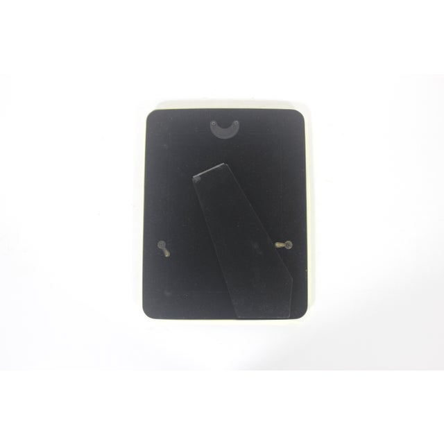 Image size (in.): 5 x 7 Overall length: 9.5 inches Overall width: 7.25 inches Medium 5 x 7” oval shaped vintage brass...