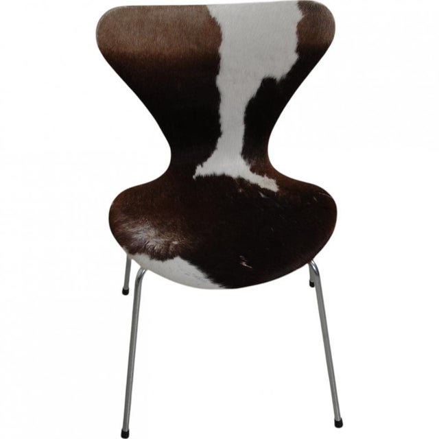 Seven Chairs in Cow Hide by Arne Jacobsen, 2000s, Set of 6 For Sale - Image 11 of 15