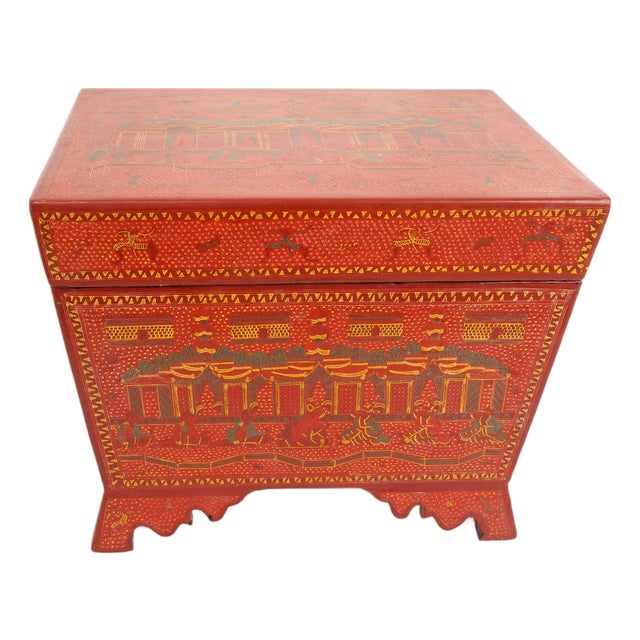 Large Vintage Thai/Burmese Lacquer Hand Painted Box With Lid and Inner Tray For Sale