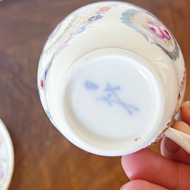 White Antique Meissen Porcelain Teacup and Saucer Set Depicting Roses in Gold Lattice With Twisted Handle For Sale - Image 8 of 10
