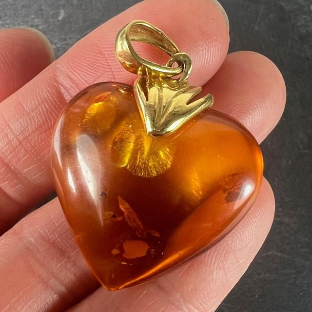 Large Vintage French Puffy Heart Charm Pendant in 18 Karat Yellow Gold, 1960s For Sale - Image 12 of 18