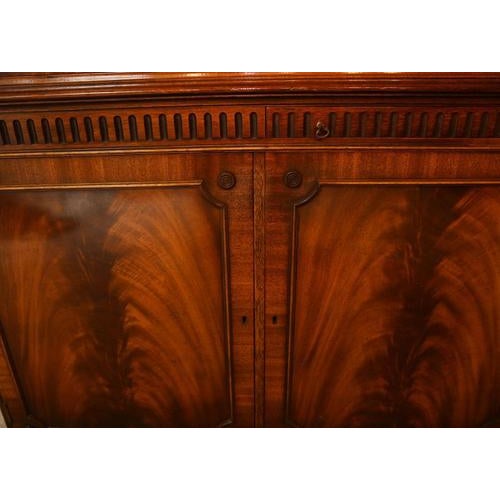 Early 20th Century Georgian Revival Mahogany Bookcase from Bevan and Funnell, 1910s For Sale - Image 5 of 17