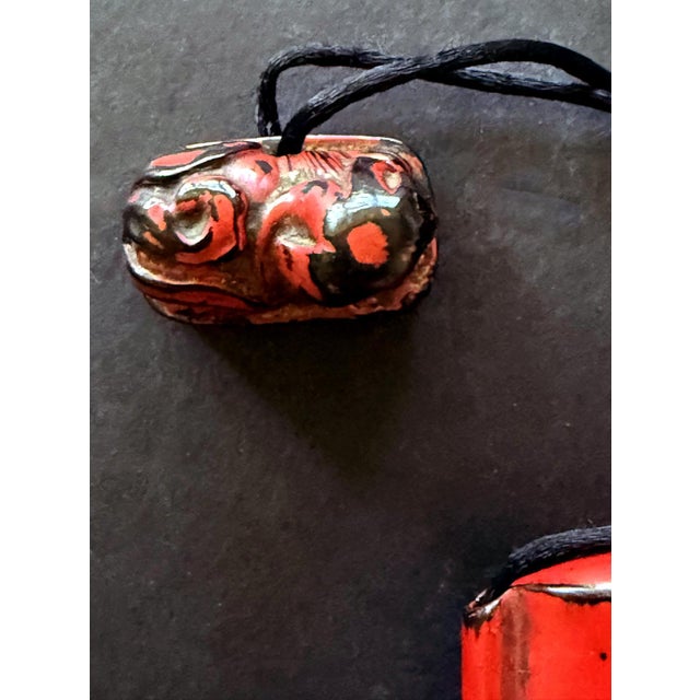 Rare Japanese Inro Netsuke and Omije with Negoro Red Lacquer Edo Period For Sale - Image 13 of 14