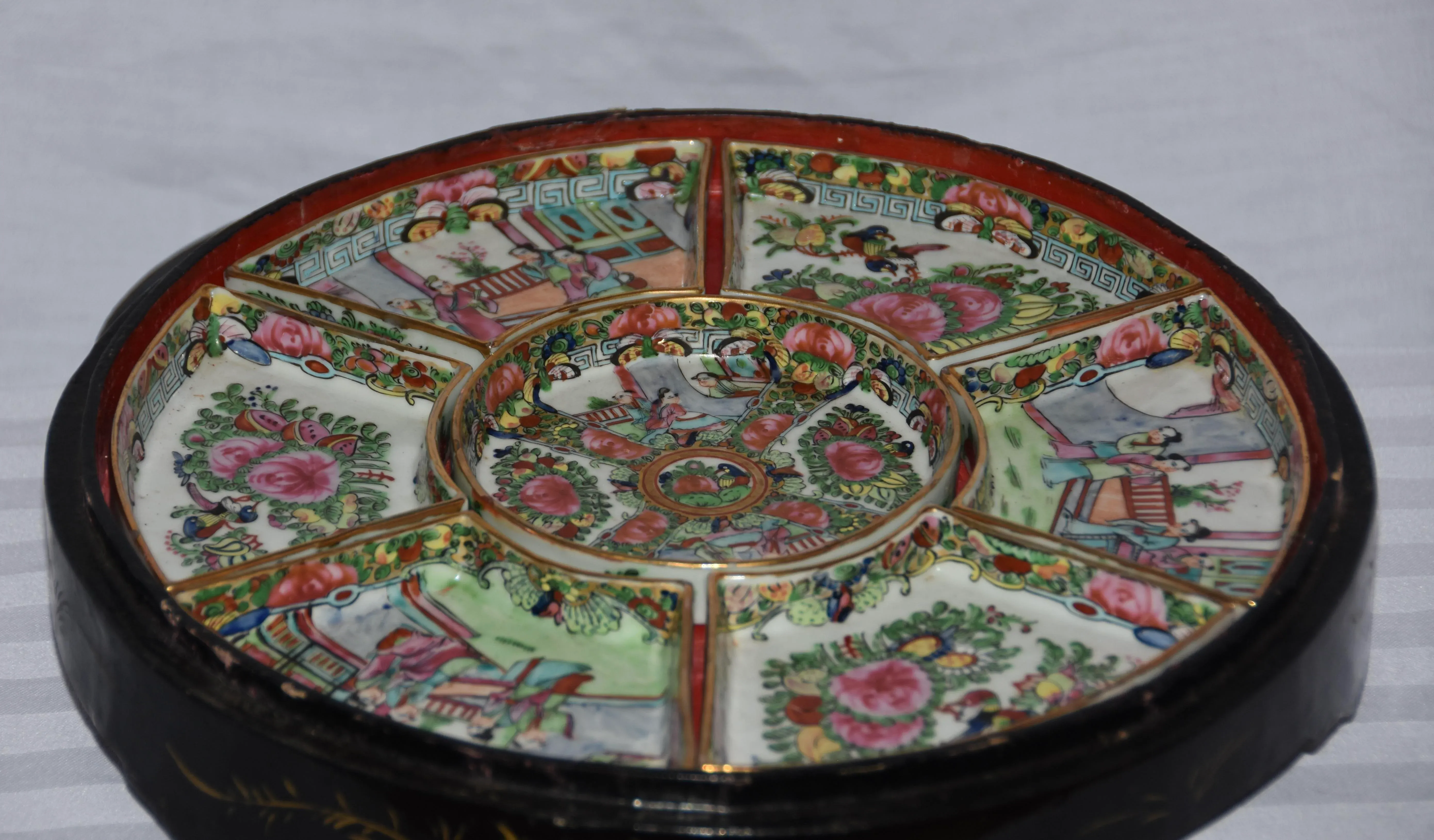 獻壽圖 mid-19th-century-famille-rose-