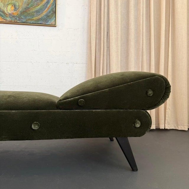 Early Mid-Century Olive Green Suede Daybed Chaise Longue For Sale - Image 4 of 9