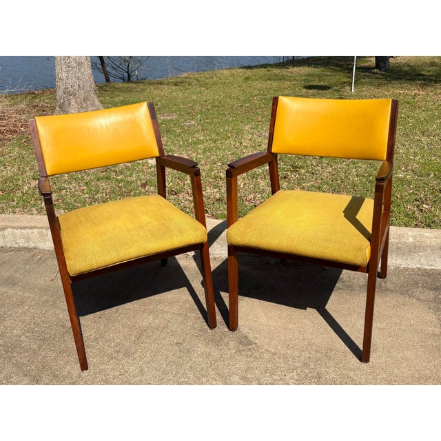Mid-Century Modern MCM Walnut Side Chairs - A Pair For Sale - Image 3 of 10