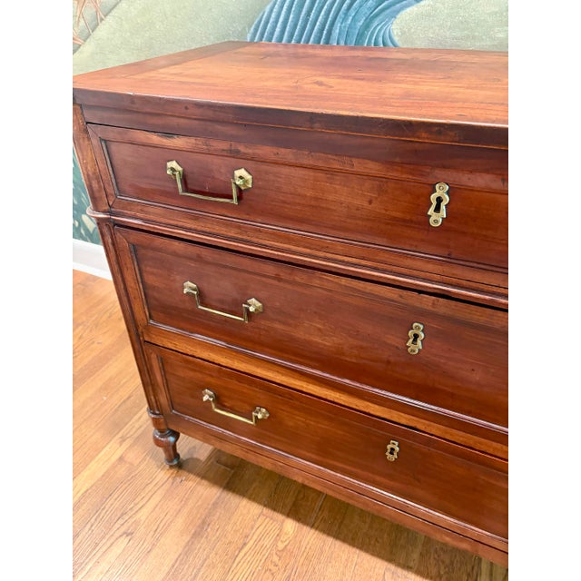 Wood Late 19th Century French Louis XVI Style Walnut 3-Drawer Commode For Sale - Image 7 of 8