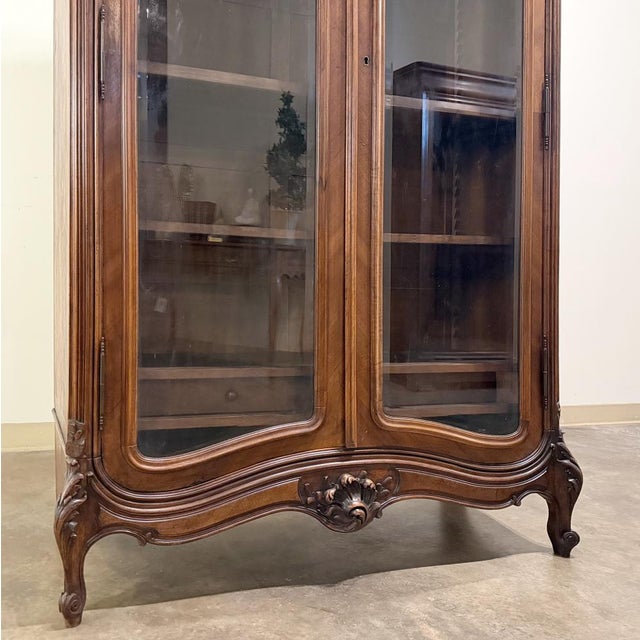 19th Century French Louis XV Walnut Display Armoire For Sale - Image 12 of 16