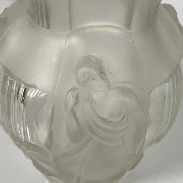 French Finely Crafted Glass Vase by Lalique, 1930s For Sale - Image 4 of 11