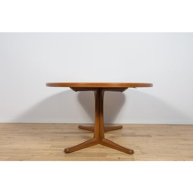 Mid-Century Round Extendable Dining Table in Teak from McIntosh, United Knigdom, 1960s For Sale - Image 11 of 18