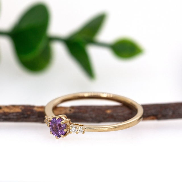 Ceylon Purple Sapphire and Natural Diamonds Ring in Solid 14k Gold - Round 4mm, Size 6.75 For Sale In Columbus - Image 6 of 12