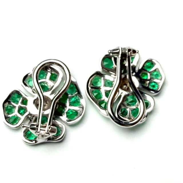 Emerald and Diamond 3.30 Carat 18 Karat Gold Floral 0.85 Inch Clip on Earrings - 2 Pieces For Sale In New York - Image 6 of 13