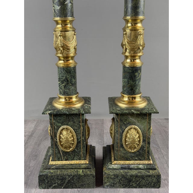 20th Century Columns in Green Marble, Gilt Bronze and Gilt Brass, Set of 2 For Sale - Image 6 of 9