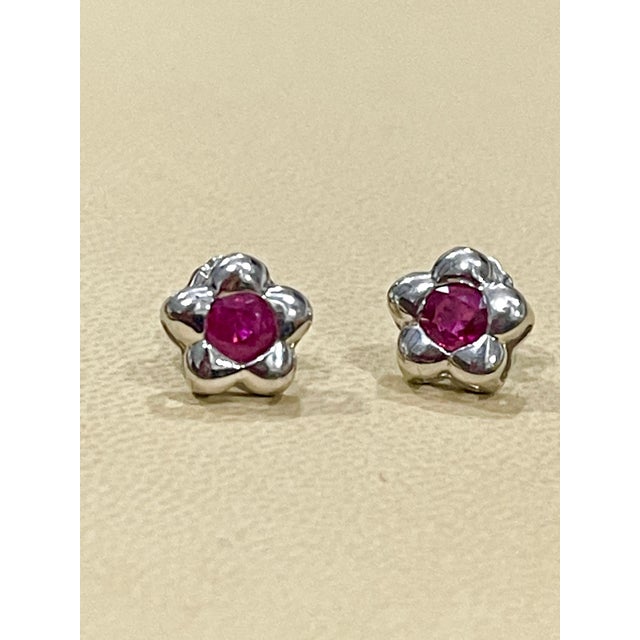 1 Carat Natural Round Ruby Stud Earrings 14 Karat White Gold, Post Back For Sale In New York - Image 6 of 18