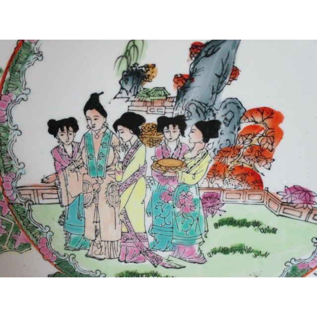 Chinoiserie 1970s Family Rose Hand Painted Enamel Porcelain Chinese Plate For Sale - Image 3 of 7