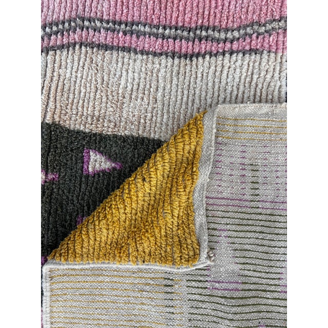 Moroccan Boujad Berber Rug in Pink Wool, 1990 For Sale - Image 11 of 12