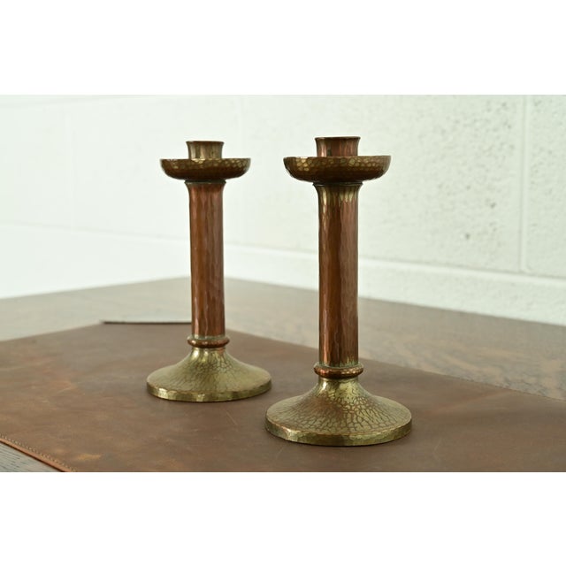 Art Deco Roycroft Arts & Crafts Brass Finished Hammered Copper Candlesticks, Pair For Sale - Image 3 of 9