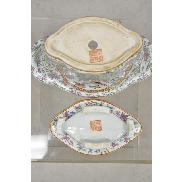 Vintage Chinese Export Porcelain Bird Painted Cachepot Flower Pot - A Pair For Sale - Image 9 of 12