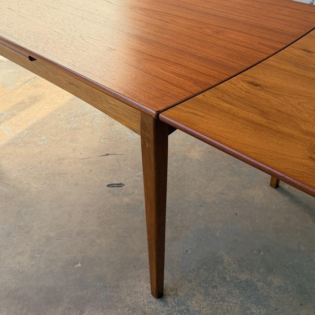 Vintage Danish 1950s Mid-Century Teak & Oak Extendable Dining Table With Two Pull-Out Leaves For Sale - Image 15 of 16