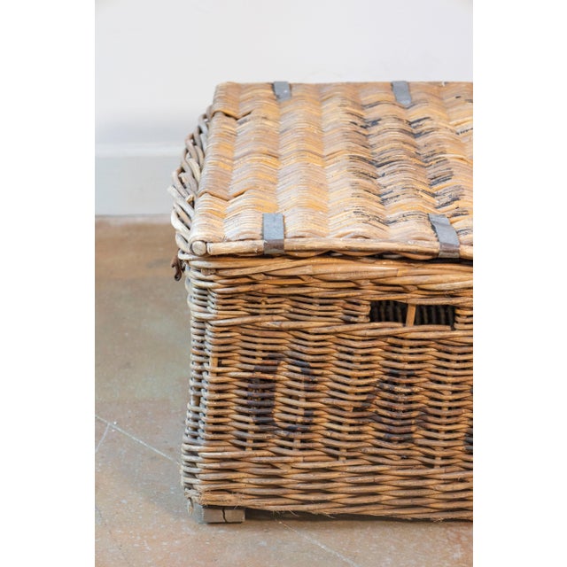 19th Century English Wicker Laundry Basket with Painted Labeling For Sale In Atlanta - Image 6 of 8