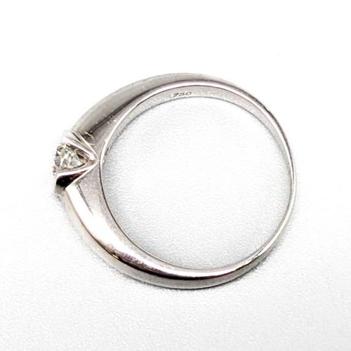 18 Karat White Gold Ring with Diamond For Sale - Image 3 of 4