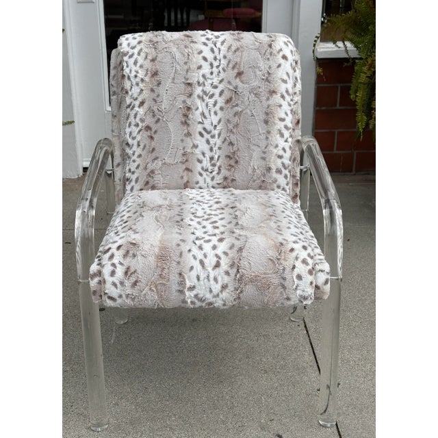 1970s Modern Leon Rosen for Pace Collection Lucite Faux Fur Dining Chair For Sale - Image 5 of 6