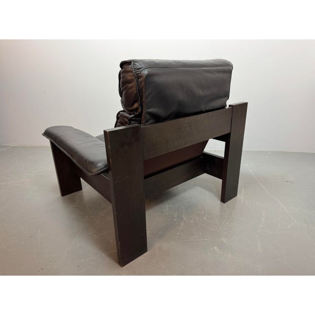 Brutalist Black Leather Lounge Chair with Dark Brown Wooden Frame by Sonja Wasseur, Netherlands, 1970s For Sale - Image 4 of 6