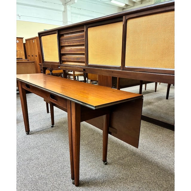 Iconic European Mid Century Modern Teak & Wicker Nesting Dining Suite W/ Credenza, Dining Table & Four Chairs c.1960 For Sale - Image 14 of 18