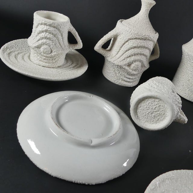 Op Art Mocha Set, 1970s, Set of 14 For Sale - Image 11 of 12