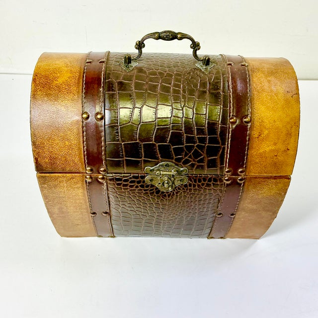 1980s 1980s Vintage Americana Boho Chic Wood and Faux Alligator Leather Box, After Ralph Lauren For Sale - Image 5 of 16