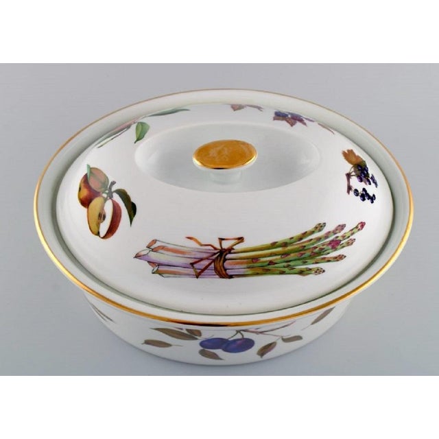 1980s English Large Evesham Lidded Tureen in Porcelain from Royal Worcester, 1980s For Sale - Image 5 of 9