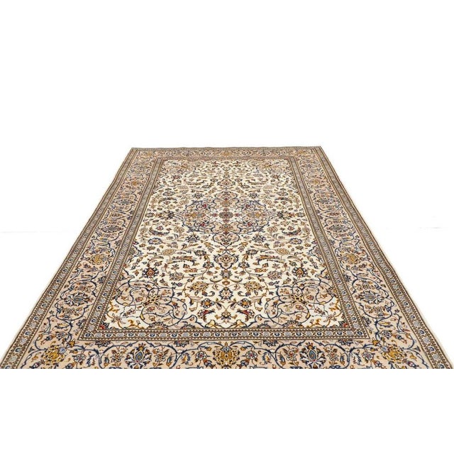 Middle Eastern Rug in Pure Wool For Sale - Image 4 of 11