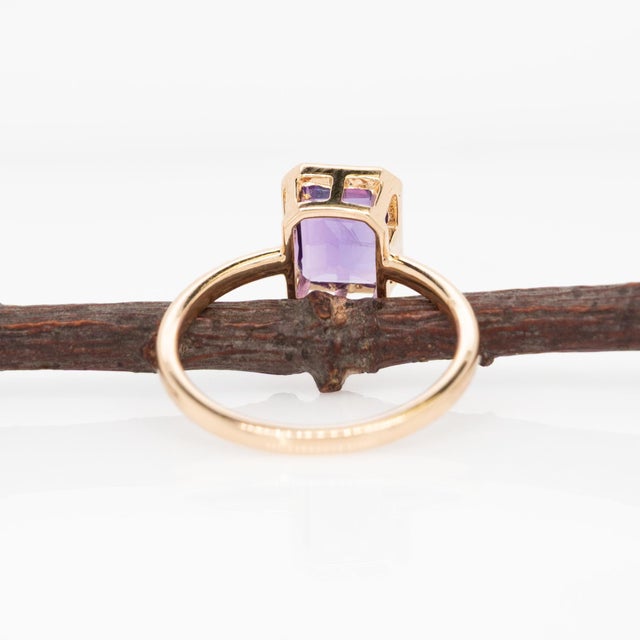 Purple 2.1ct Zambian Amethyst Ring With Natural Diamonds Accents: Solid 14k Gold, 9x7mm For Sale - Image 8 of 8