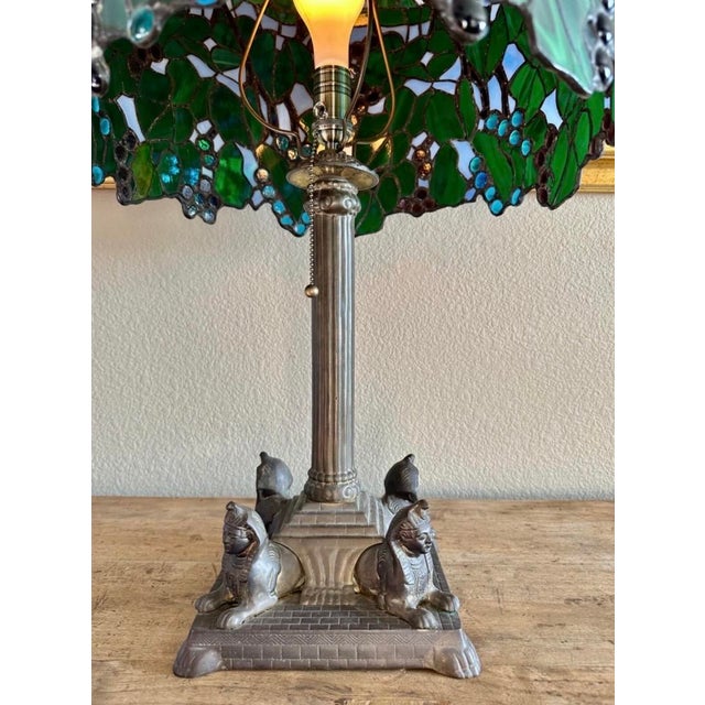 Rare c.1915 Unique Art Glass & Metal Co. Grapevine Leaded Glass Table Lamp With Egyptian Sphinx Bronze Base | Museum Quality For Sale - Image 17 of 18