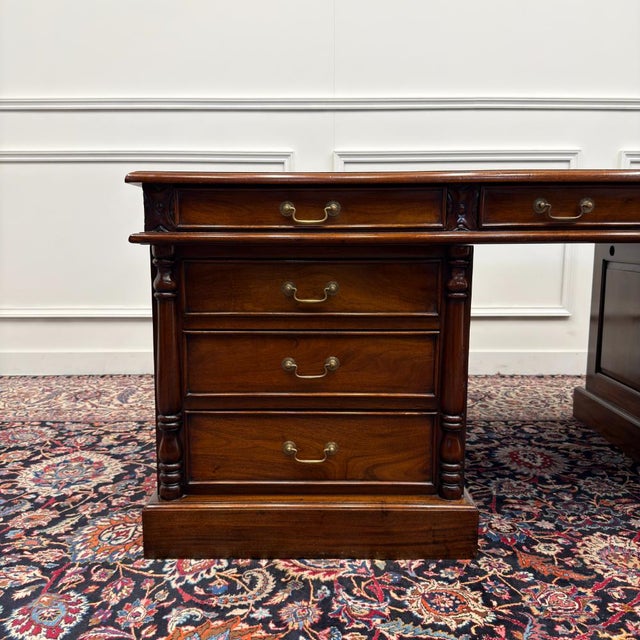 Large Classic English Desk in Leather For Sale - Image 11 of 18