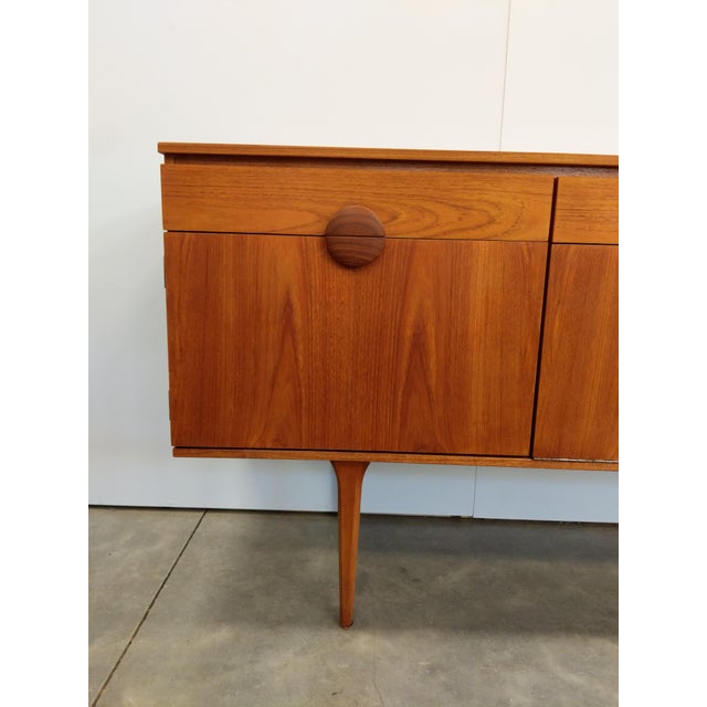 Wood Vintage Mid Century Modern Teak Credenza by Austinsuite, Attributed For Sale - Image 7 of 11