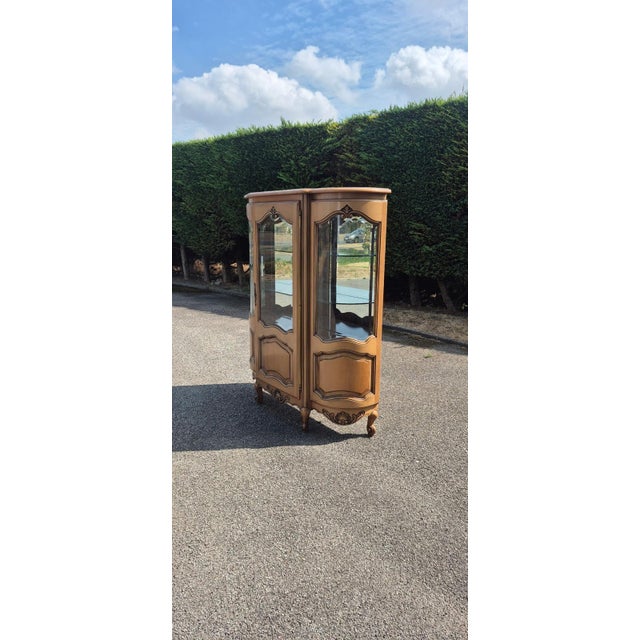 20th Century Louis XV Curved Cherrywood Display Cabinet, France, 1890s For Sale - Image 13 of 18