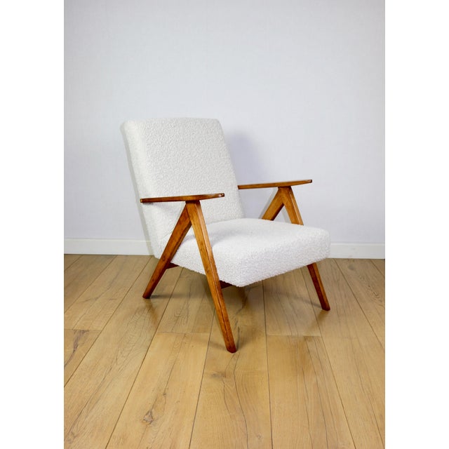 Vintage B-310 VAR Lounge Chair in White Bouclé, 1970s For Sale - Image 10 of 10