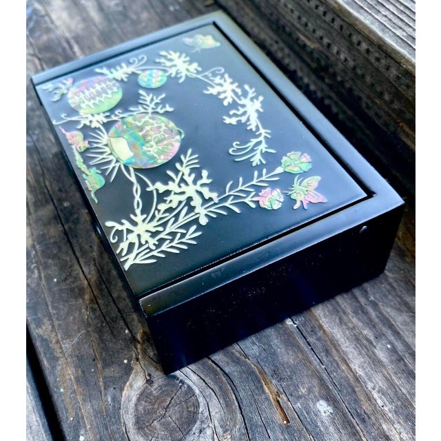 Korean Mother-of-Pearl Lacquerware Desk Set in Original Presentation Box, Circa 2000s For Sale - Image 11 of 18