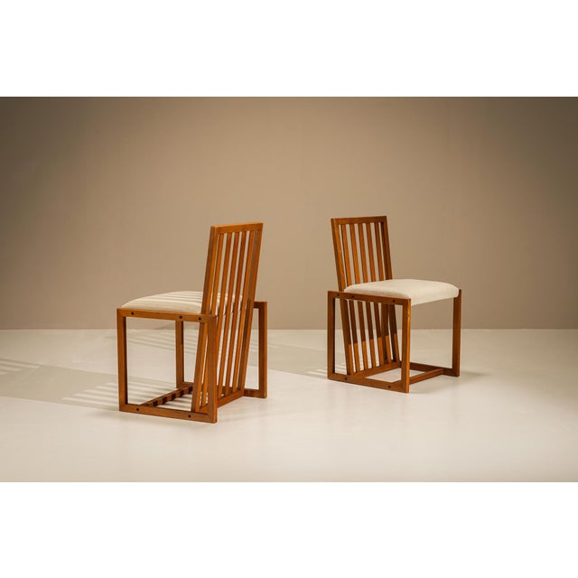 Some designs speak through restraint rather than ornament. This elegant set of six Italian dining chairs from the 1970s...