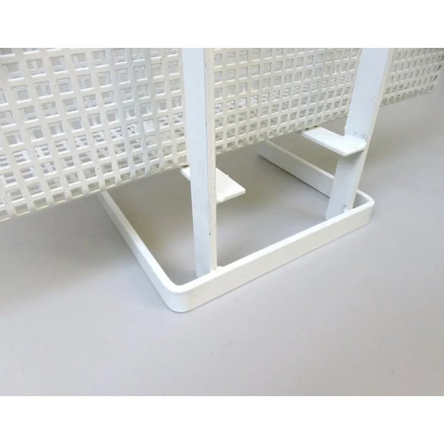 White Powder-Coated Metal Magazine Rack, 1970s For Sale - Image 13 of 14