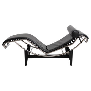 Chaise Lounge by Le Corbusier for Cassina For Sale
